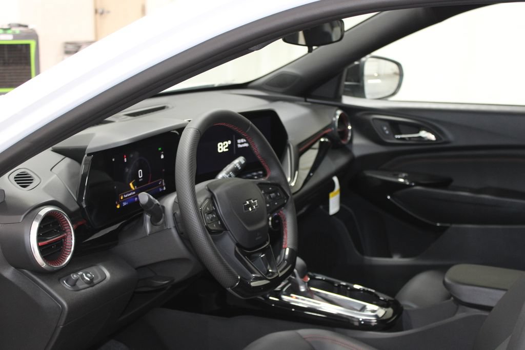New 2026 Chevrolet Trax RS w/ Sunroof Package FWD image 16