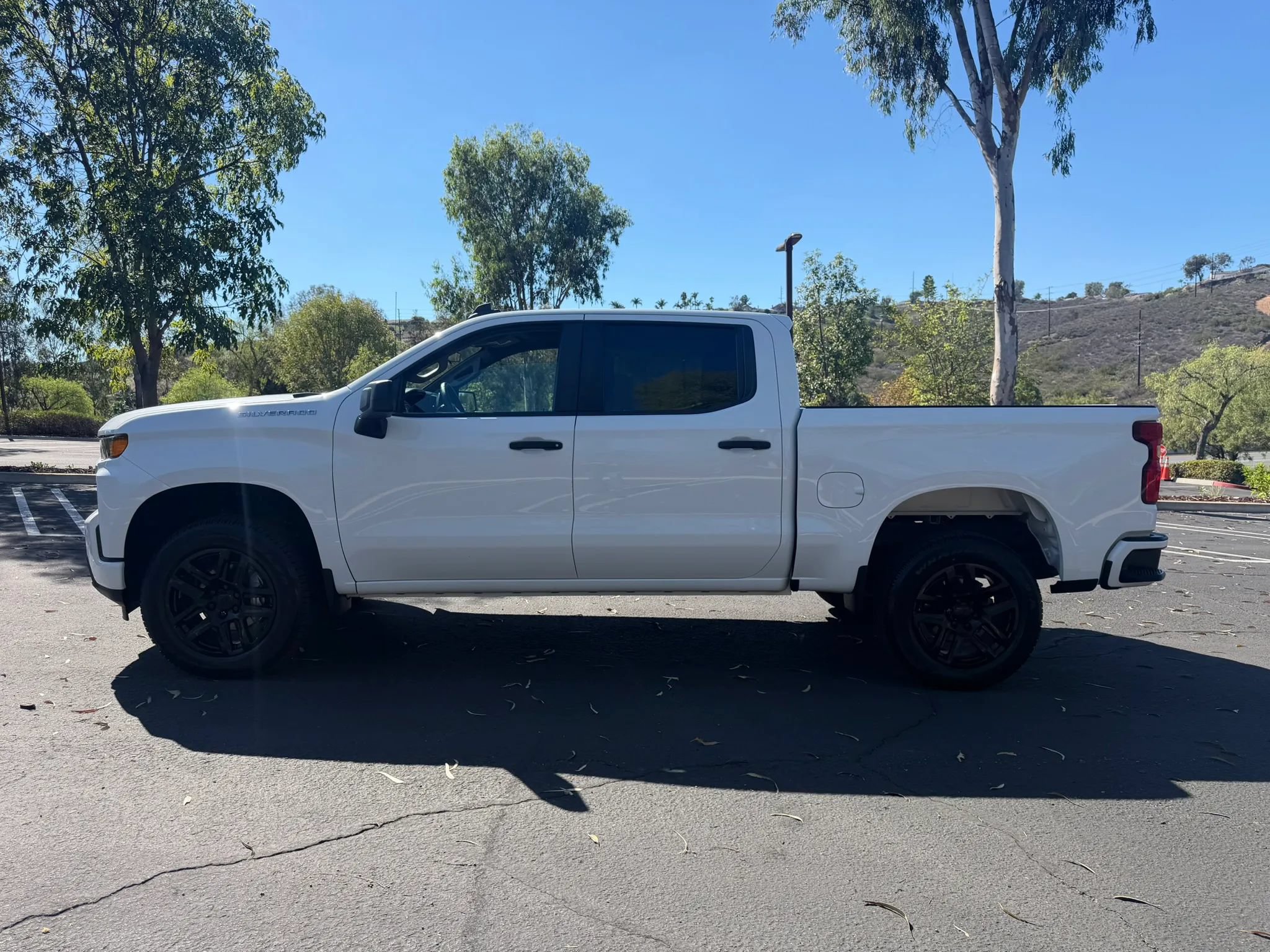 Used 2022 Chevrolet Silverado 1500 Custom w/ Safety Confidence Package RWD image 2