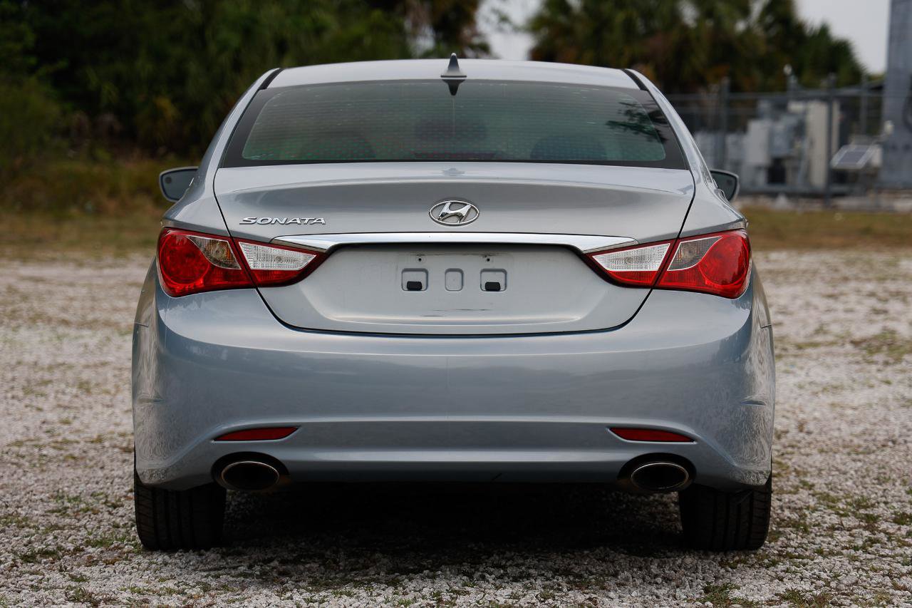 Used 2011 Hyundai Sonata SE w/ Navigation & Sunroof Pkg 4 FWD image 7