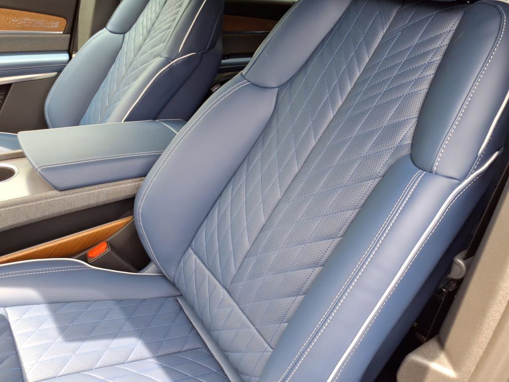 New 2026 Cadillac Vistiq Premium Luxury image 14