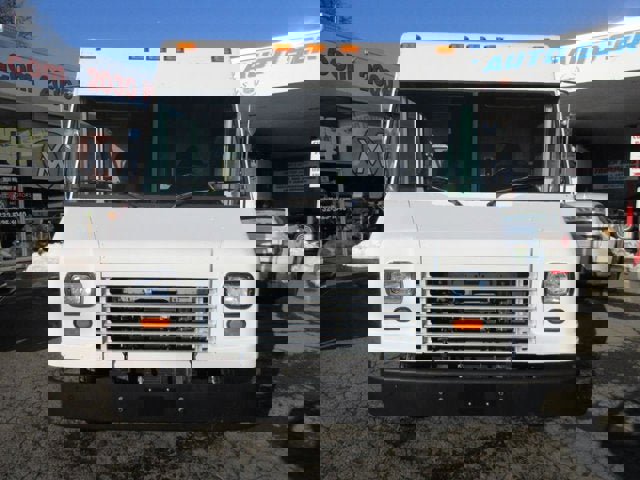 Used 2011 Ford E-350 and Econoline 350 Super Duty w/ Air Conditioning Prep Pkg RWD image 32