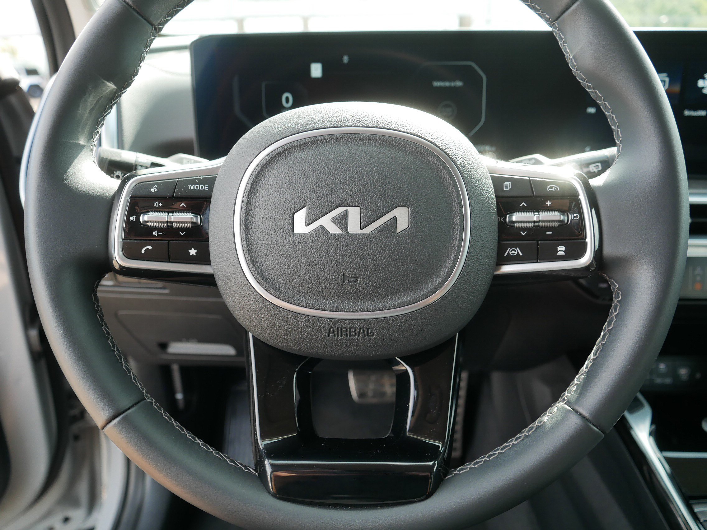 Used 2025 Kia Sorento SX AWD/4WD image 25