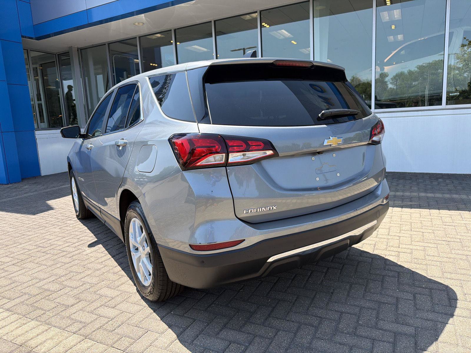 Used 2023 Chevrolet Equinox LT FWD image 3