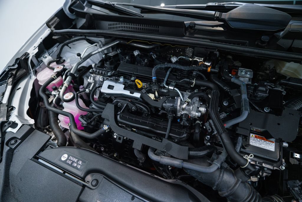 Used 2025 Toyota Prius XLE FWD image 38