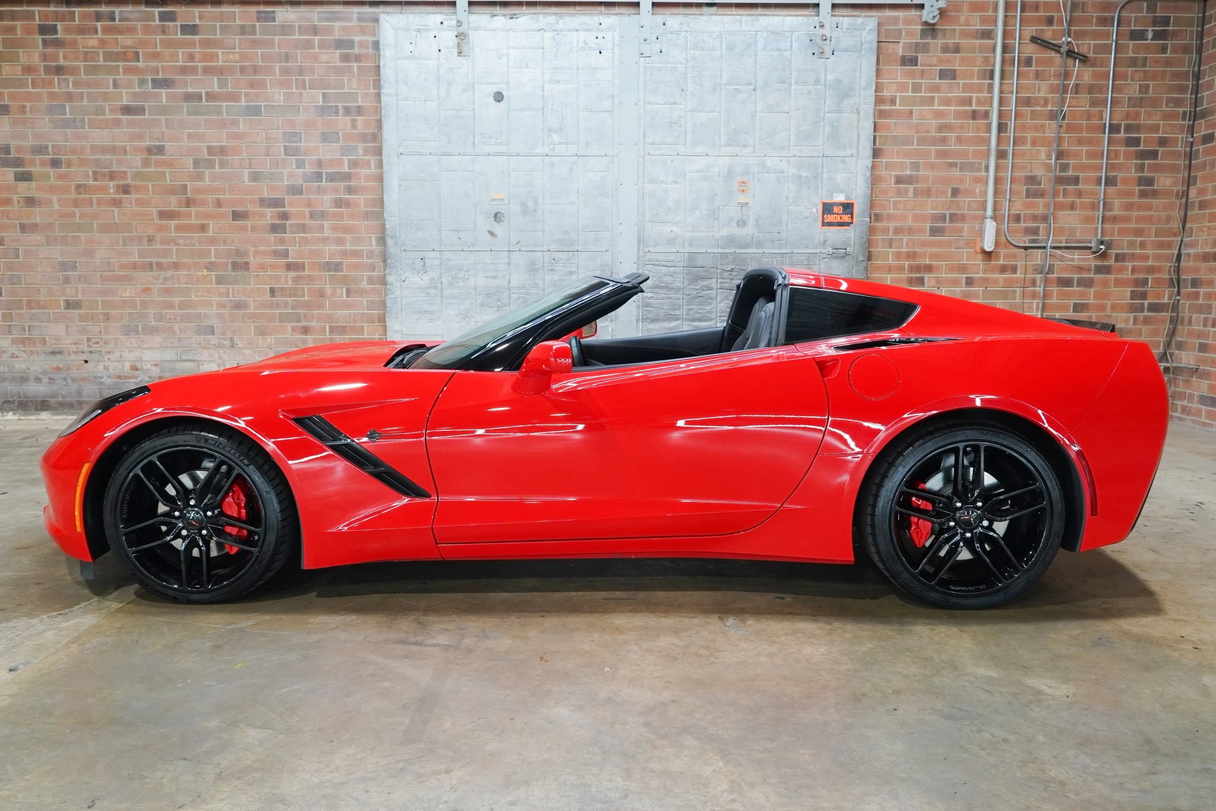 Used 2019 Chevrolet Corvette Stingray Coupe w/ Carbon Flash Badge Package RWD image 35