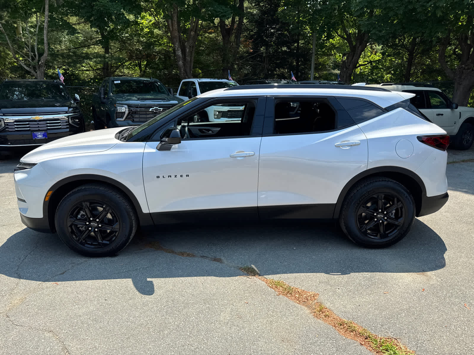 New 2025 Chevrolet Blazer LT w/ Midnight/Sport Edition image 3