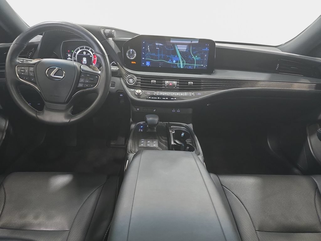 Used 2023 Lexus LS 500 w/ Accessory Package (Z2) RWD image 12
