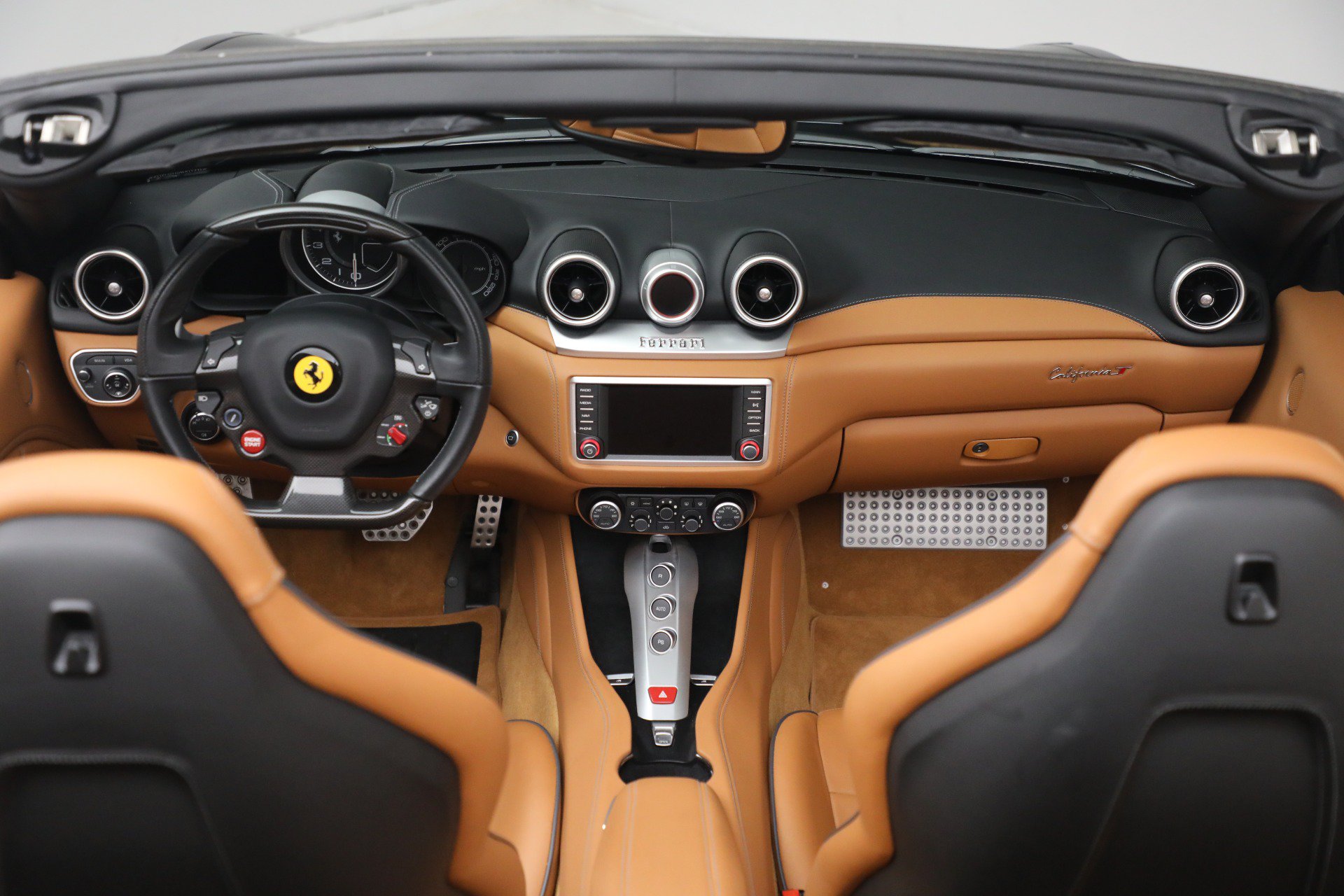 Certified 2017 Ferrari California T RWD image 19