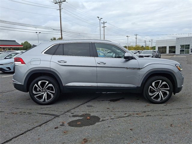 Used 2022 Volkswagen Atlas Cross Sport SEL image 11