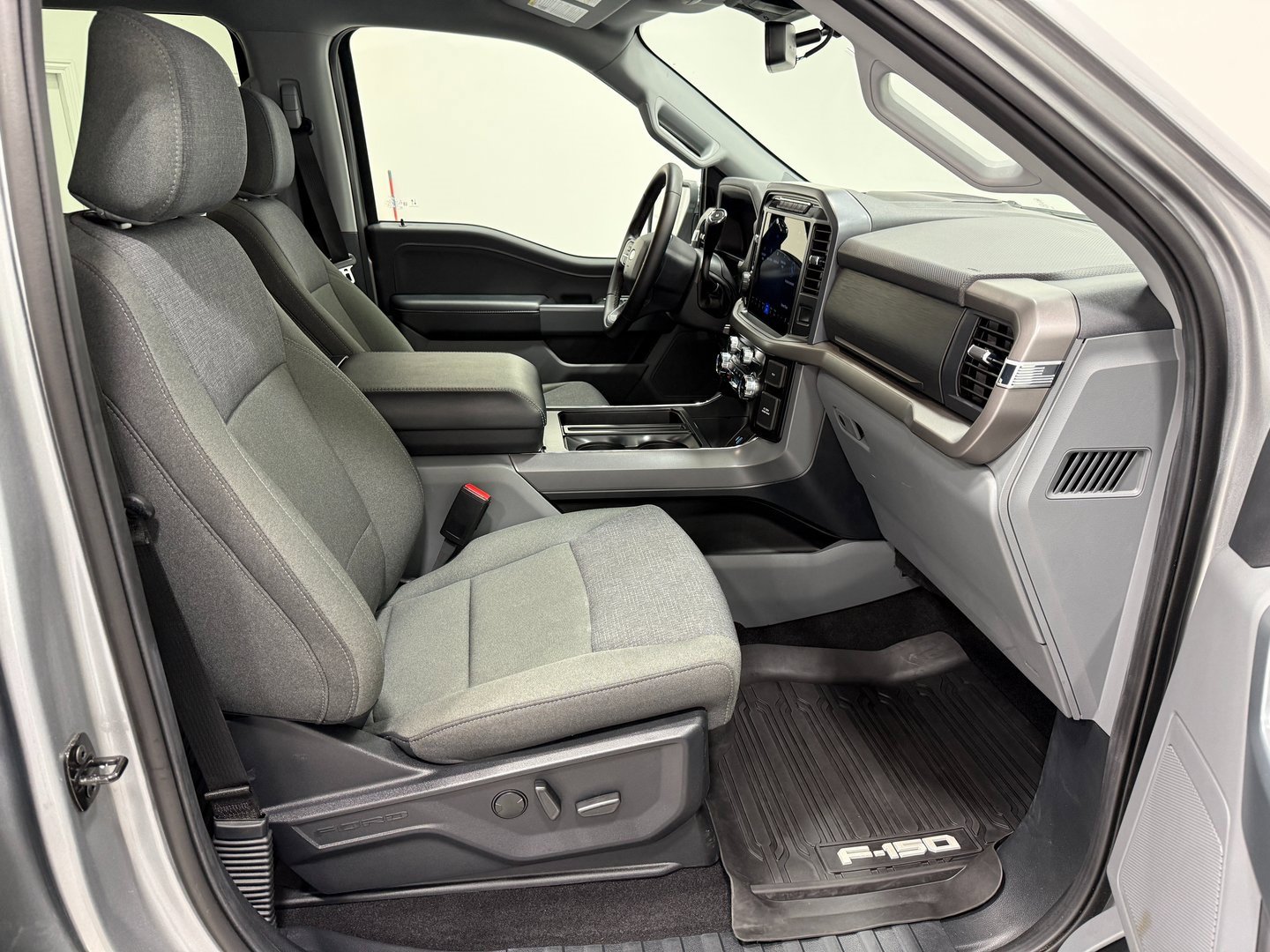 Used 2024 Ford F150 XLT w/ Equipment Group 302A MID image 26