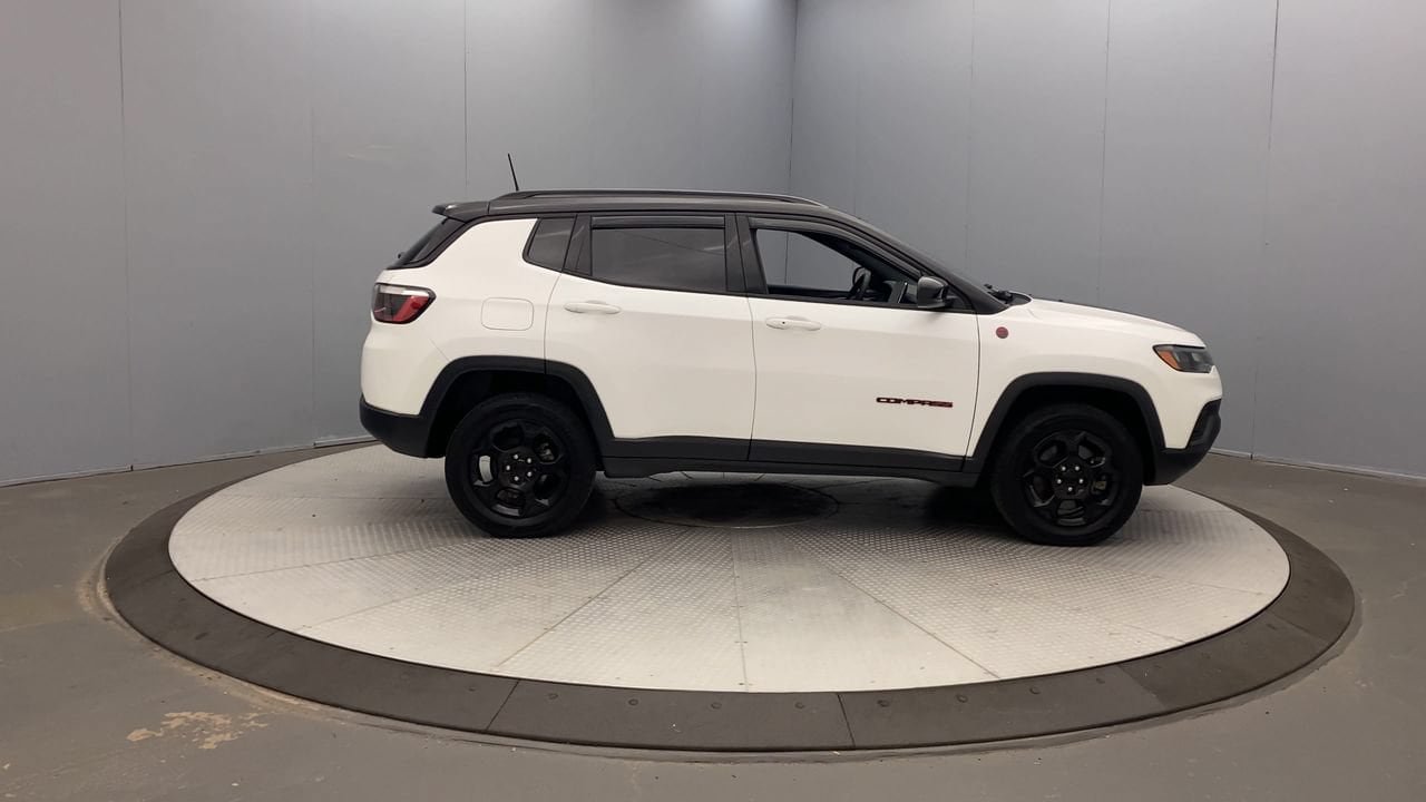 Used 2023 Jeep Compass Trailhawk w/ Trailhawk Convenience Group AWD/4WD image 6