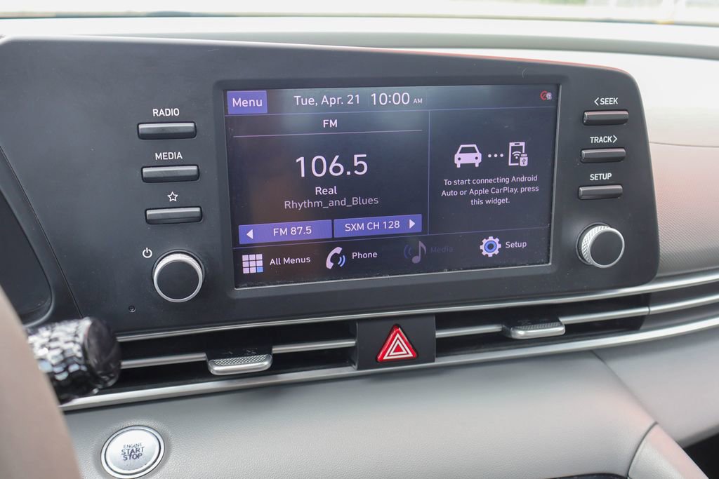 Used 2022 Hyundai Elantra SEL image 3