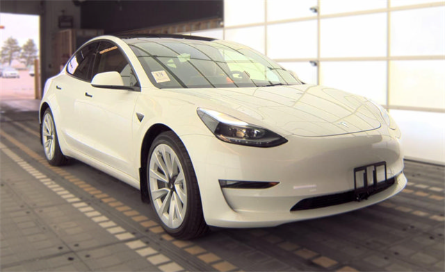 Used 2022 Tesla Model 3 Long Range AWD/4WD image 3
