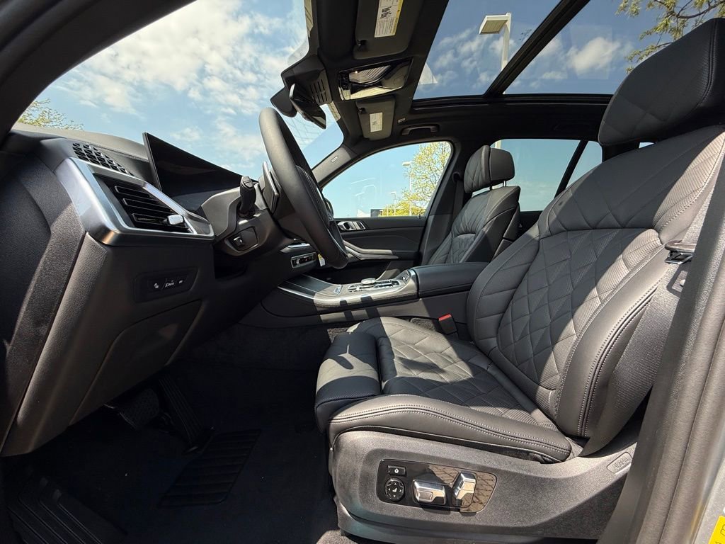 Used 2026 BMW X5 xDrive50e w/ Climate Comfort Package image 16