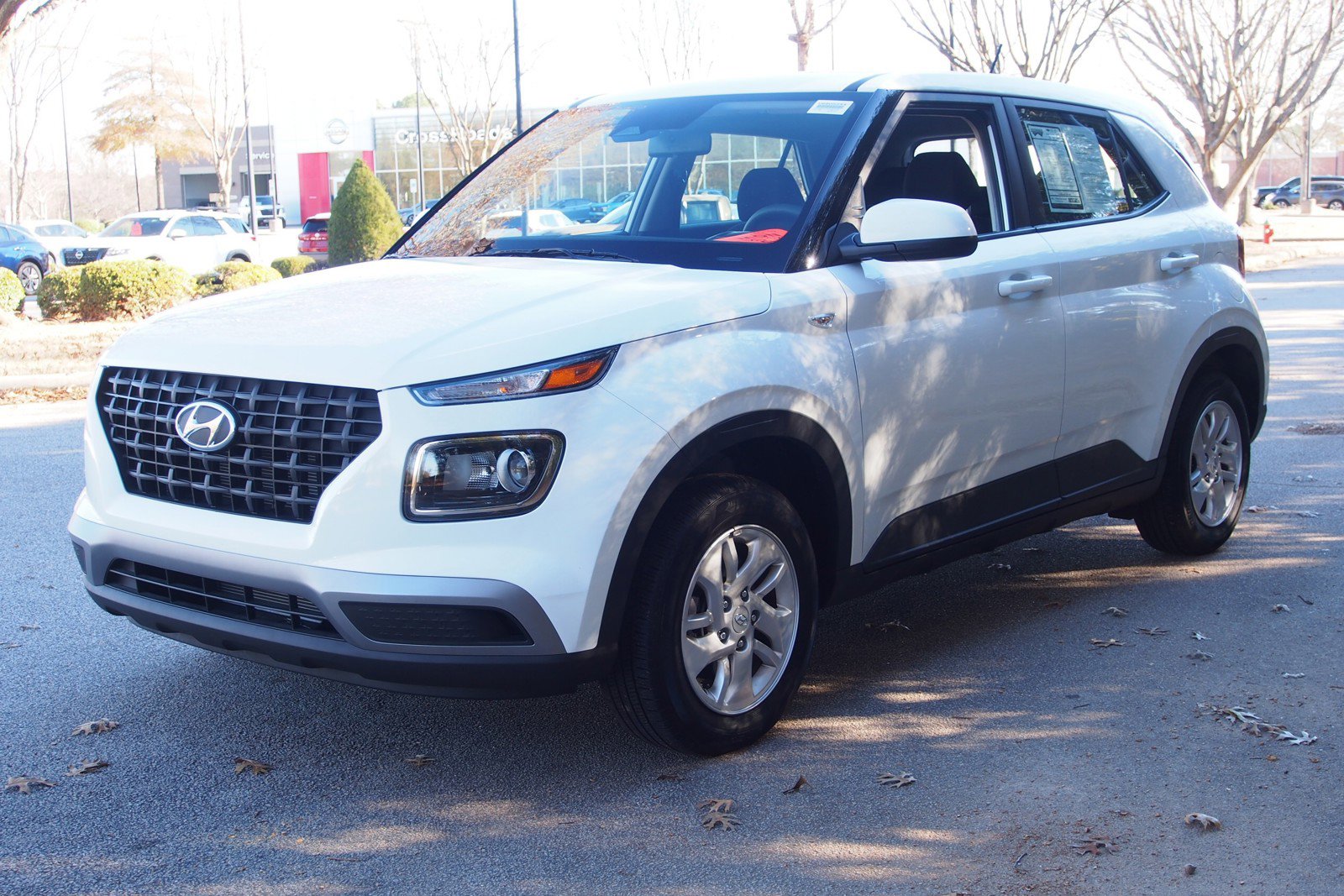 Used 2025 Hyundai Venue SE image 3