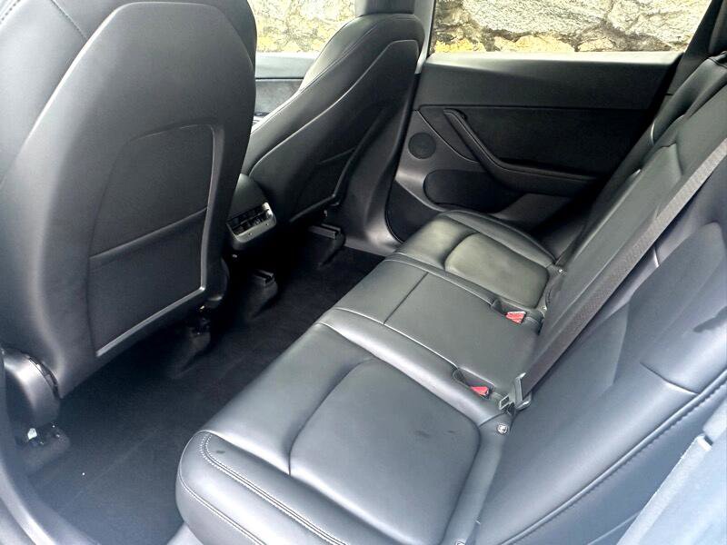 Used 2021 Tesla Model Y Long Range image 25