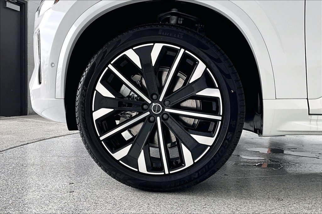 New 2026 Volvo XC90 B5 Plus AWD/4WD image 39