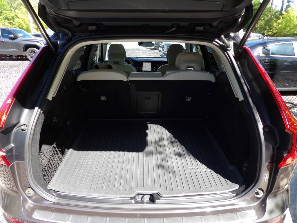 Certified 2022 Volvo XC60 B6 Inscription w/ Advanced Package image 25