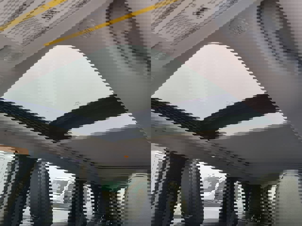 Used 2022 Jeep Cherokee Latitude Lux w/ Sun & Sound Group image 18