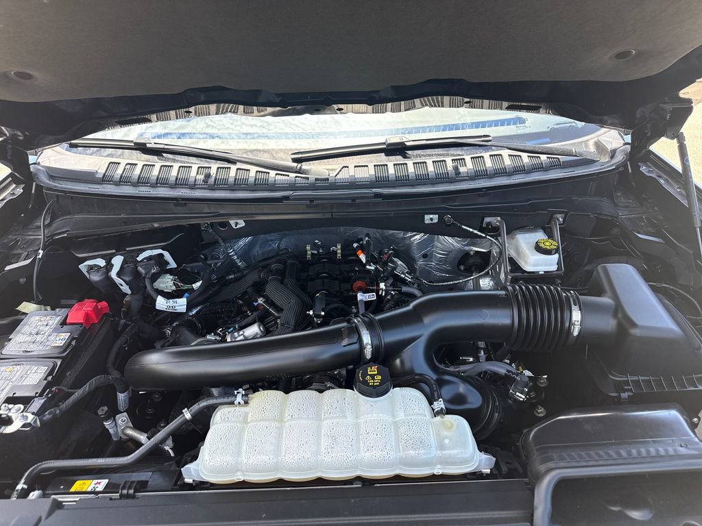 Used 2025 Ford Expedition Active RWD image 32