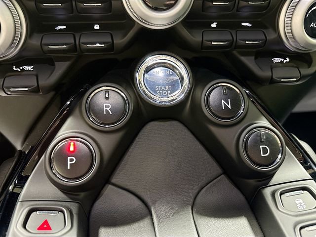 Used 2020 Aston Martin V8 Vantage Coupe image 19