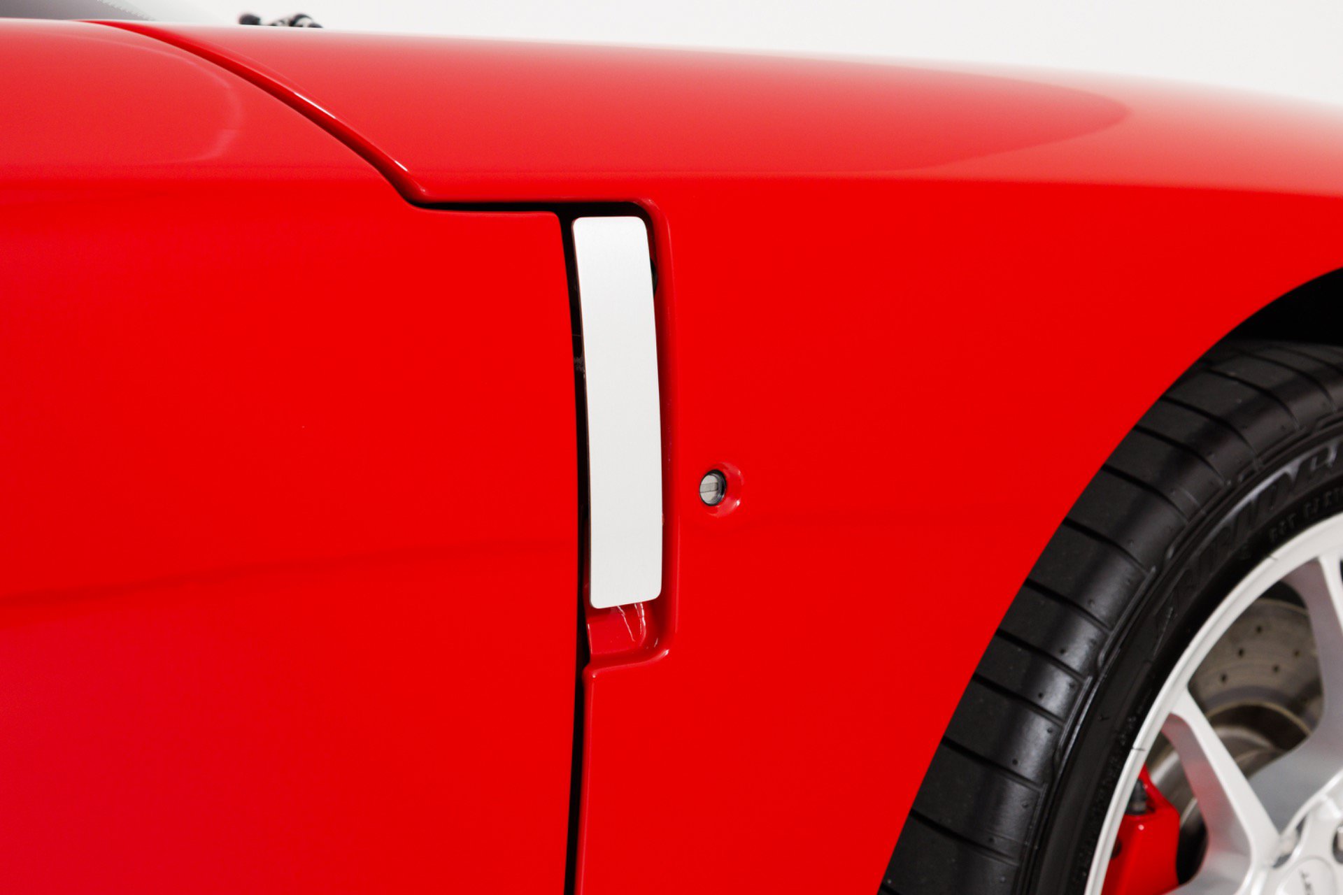 Used 2006 Ford GT RWD image 73