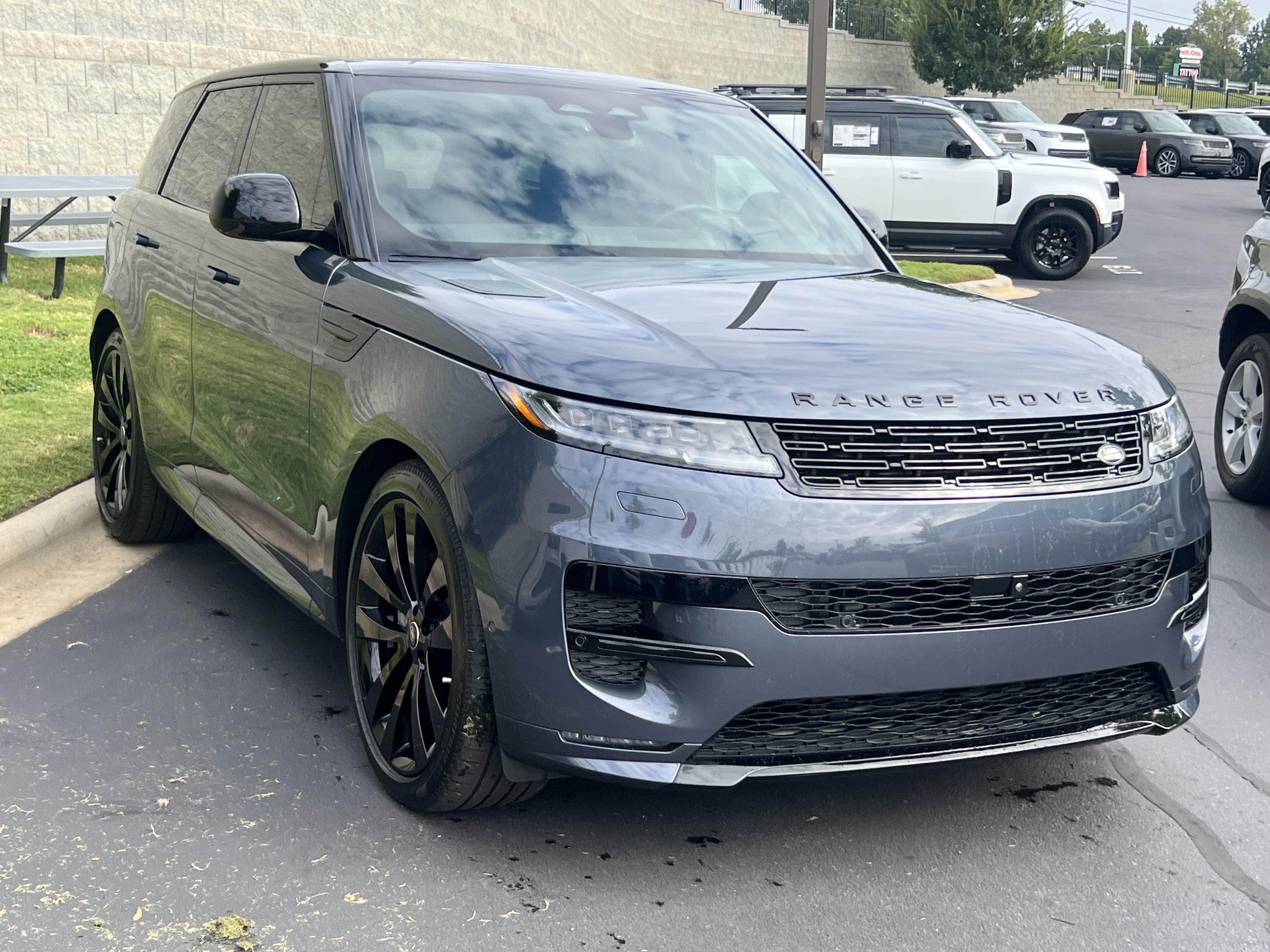 Used 2025 Land Rover Range Rover Sport Dynamic SE AWD/4WD image 8