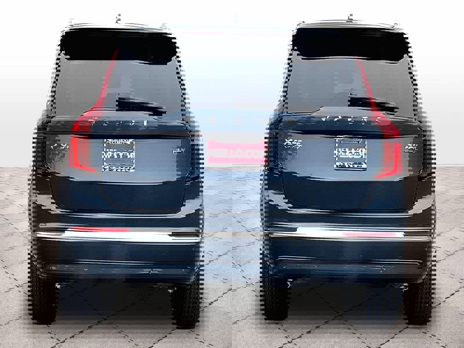 New 2026 Volvo XC90 B5 Plus w/ Protection Package image 6