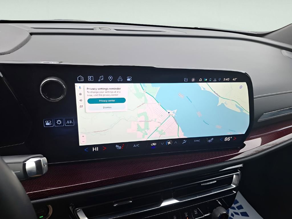 Used 2025 Chevrolet Traverse Z71 image 26