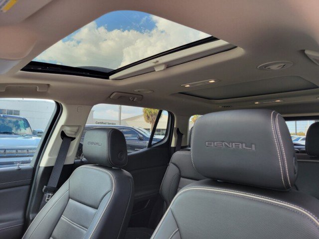 Used 2023 GMC Acadia Denali w/ Denali Ultimate Package image 30