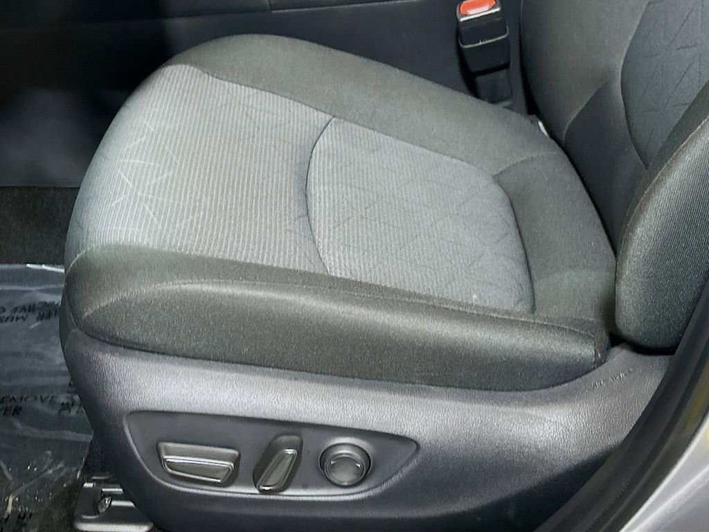 Used 2025 Toyota RAV4 XLE image 16