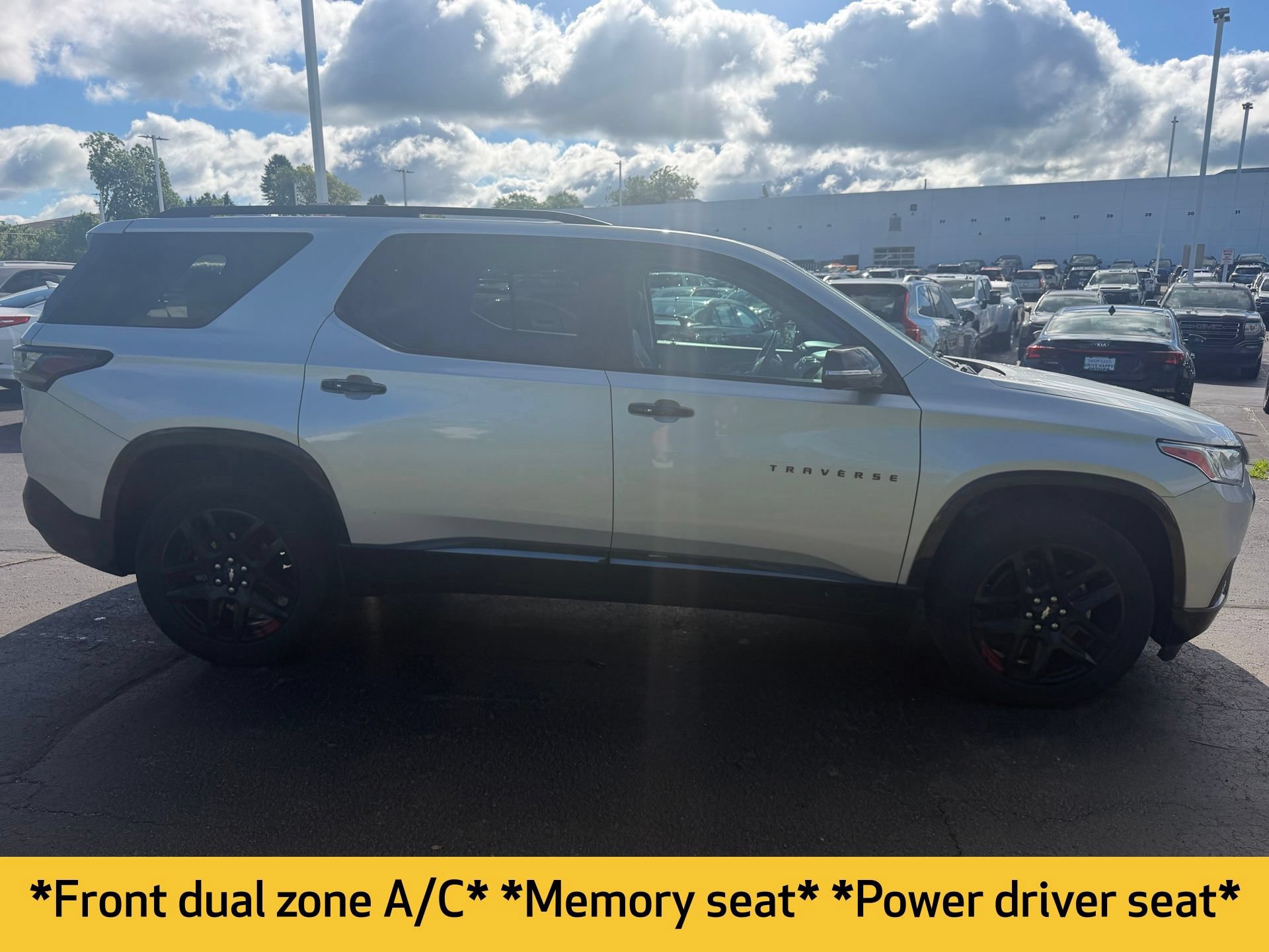 Used 2020 Chevrolet Traverse Premier w/ Redline Edition AWD/4WD image 6