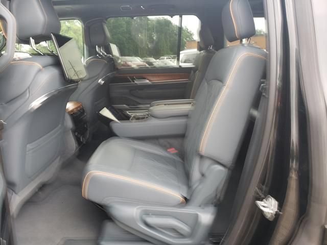 Used 2024 Jeep Grand Wagoneer Series III w/ Rear Seat Video Group 1 AWD/4WD image 11