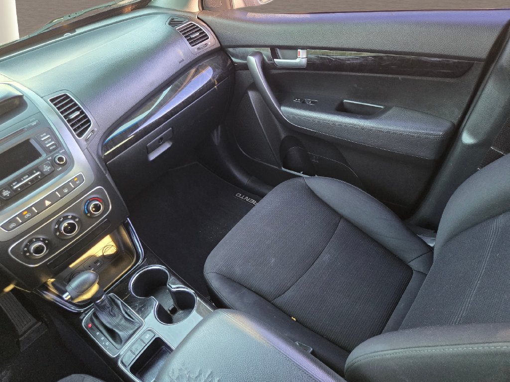 Used 2015 Kia Sorento LX FWD image 12