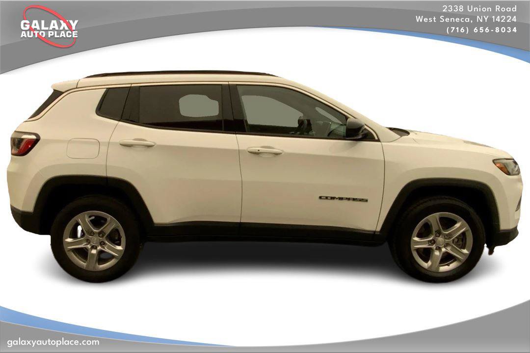 Used 2024 Jeep Compass Latitude AWD/4WD image 4