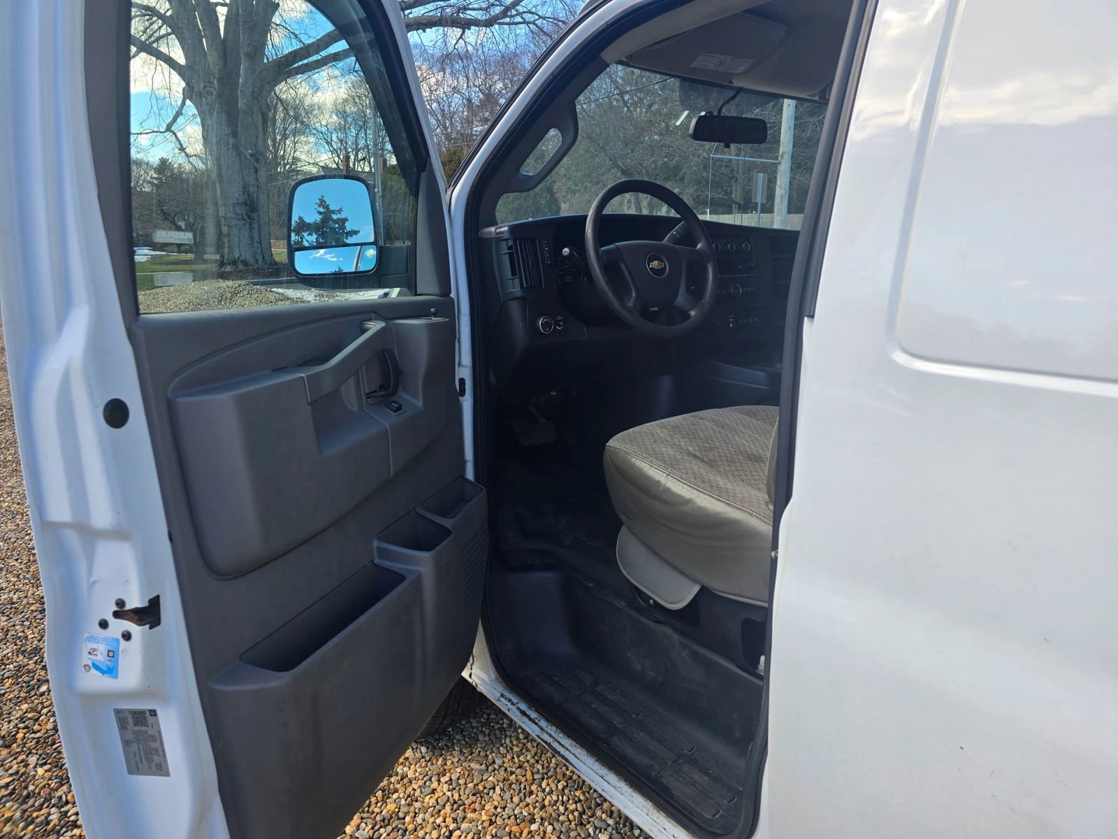 Used 2019 Chevrolet Express 3500 RWD image 11