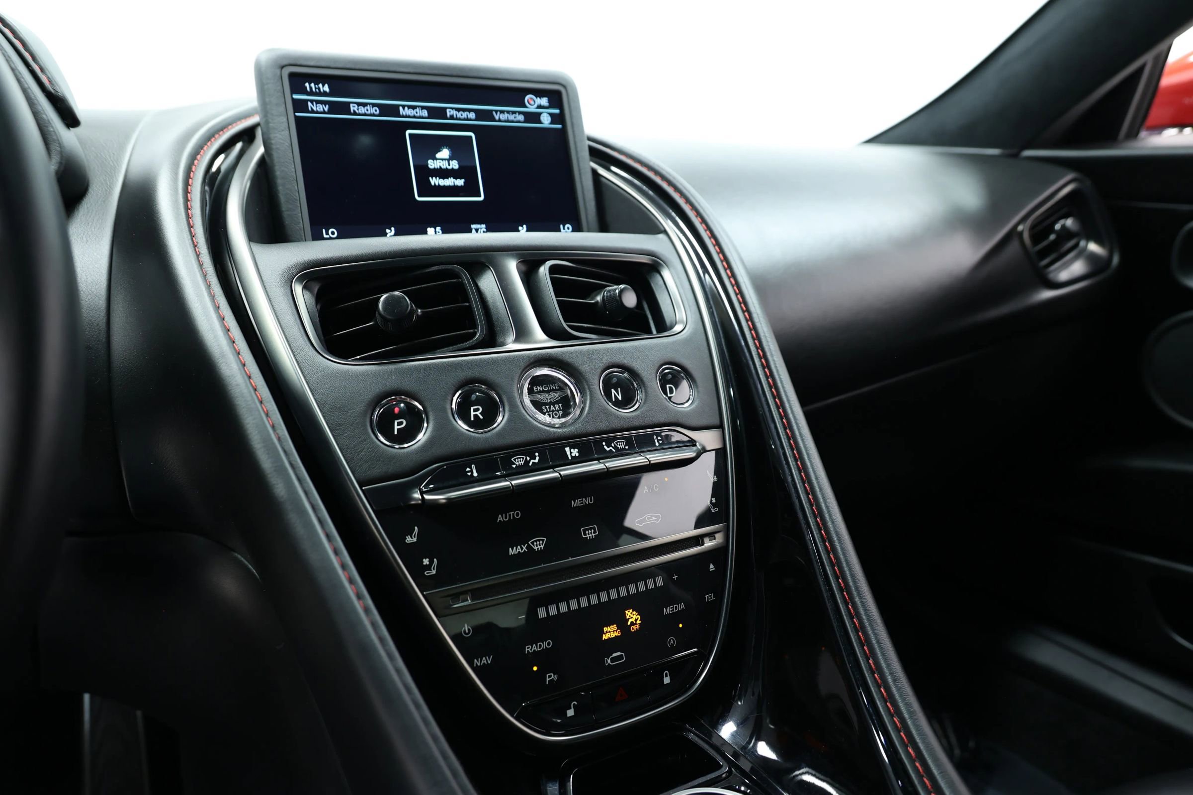 Used 2018 Aston Martin DB11 V12 image 29