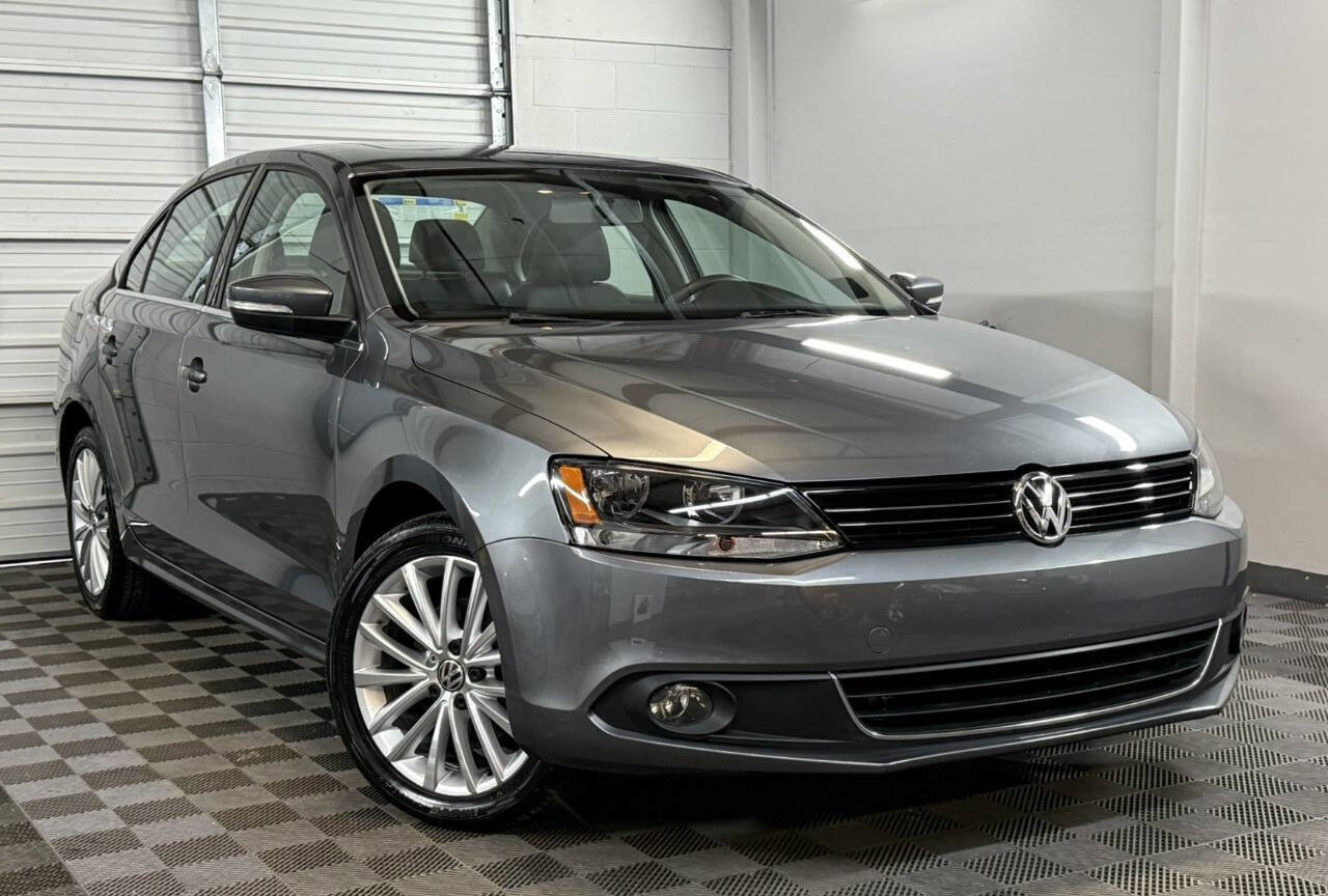 Used 2012 Volkswagen Jetta SEL image 1