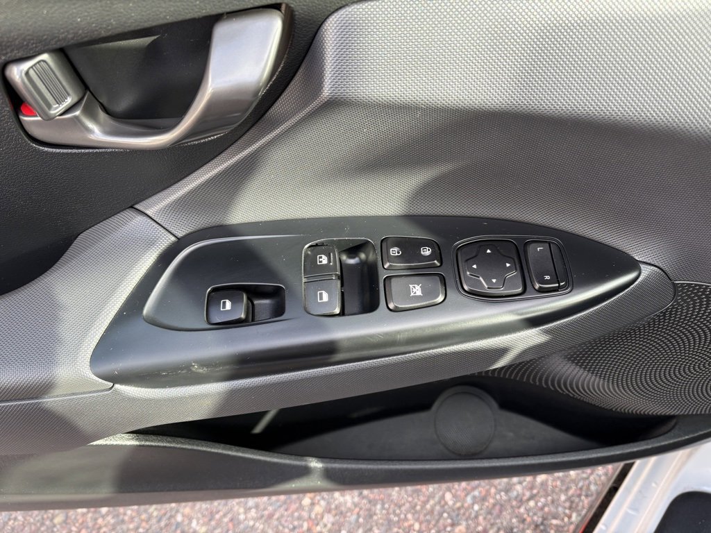 Used 2020 Hyundai Veloster Turbo R-Spec image 17