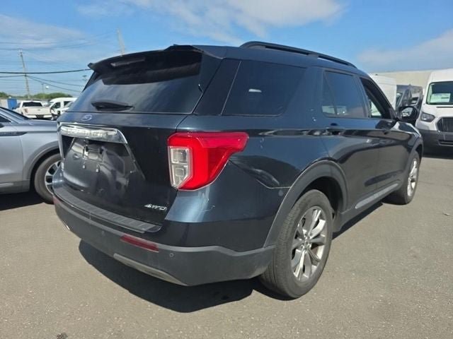 Used 2022 Ford Explorer XLT w/ Equipment Group 202A AWD/4WD image 4