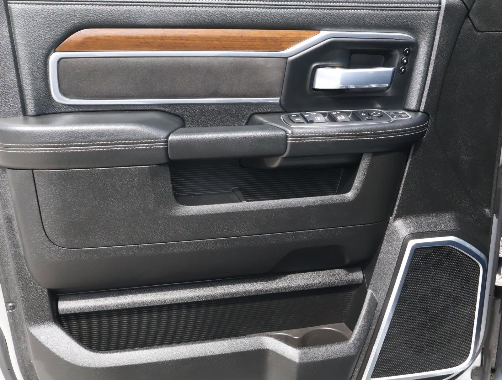 Used 2024 RAM 2500 Laramie image 16