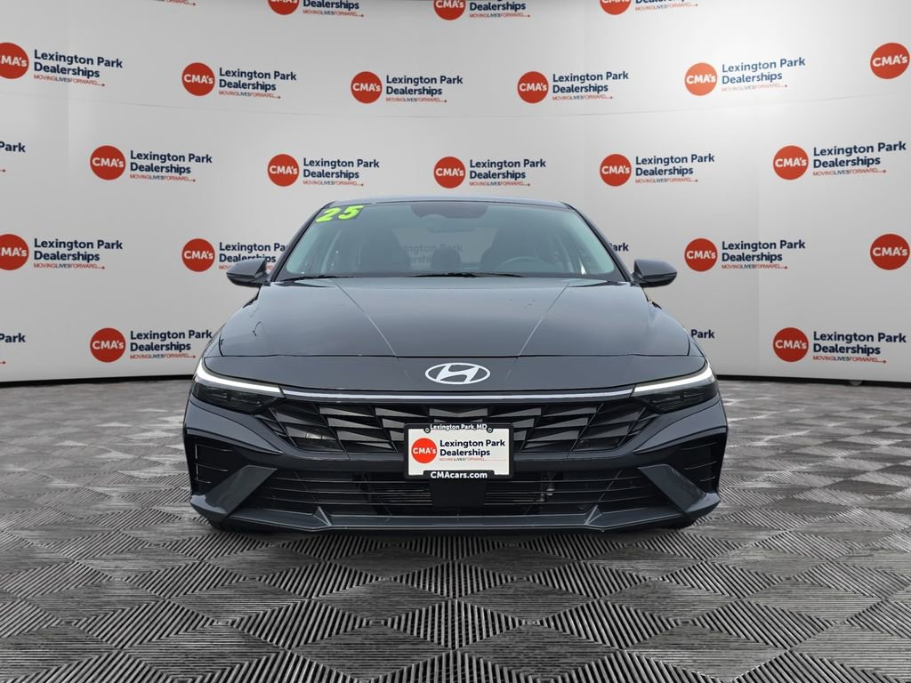 Certified 2025 Hyundai Elantra Limited image 2