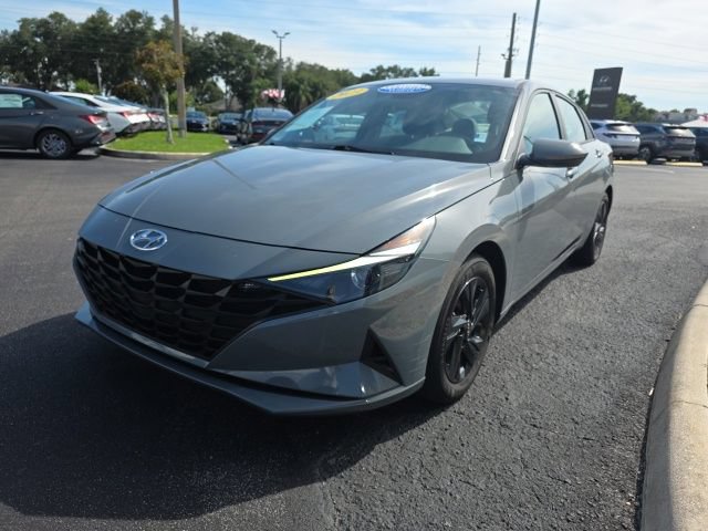 Certified 2023 Hyundai Elantra SEL Sport FWD image 2