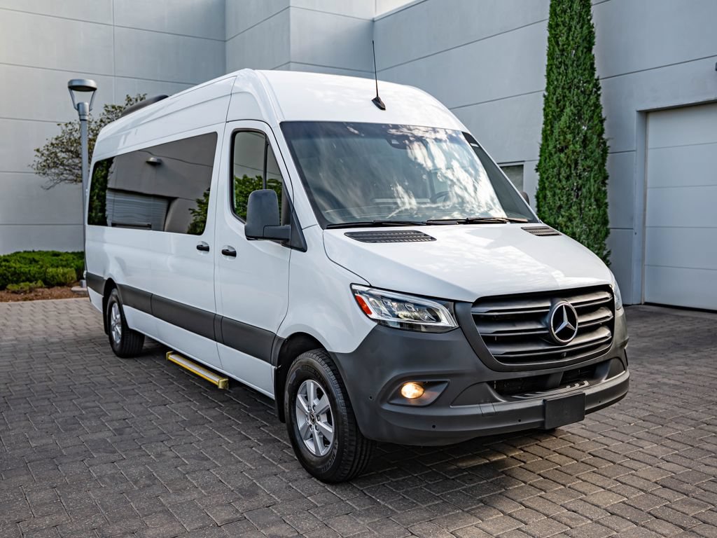 Used 2023 Mercedes-Benz Sprinter 2500 image 3