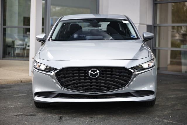 Used 2021 MAZDA MAZDA3 Sedan FWD image 2