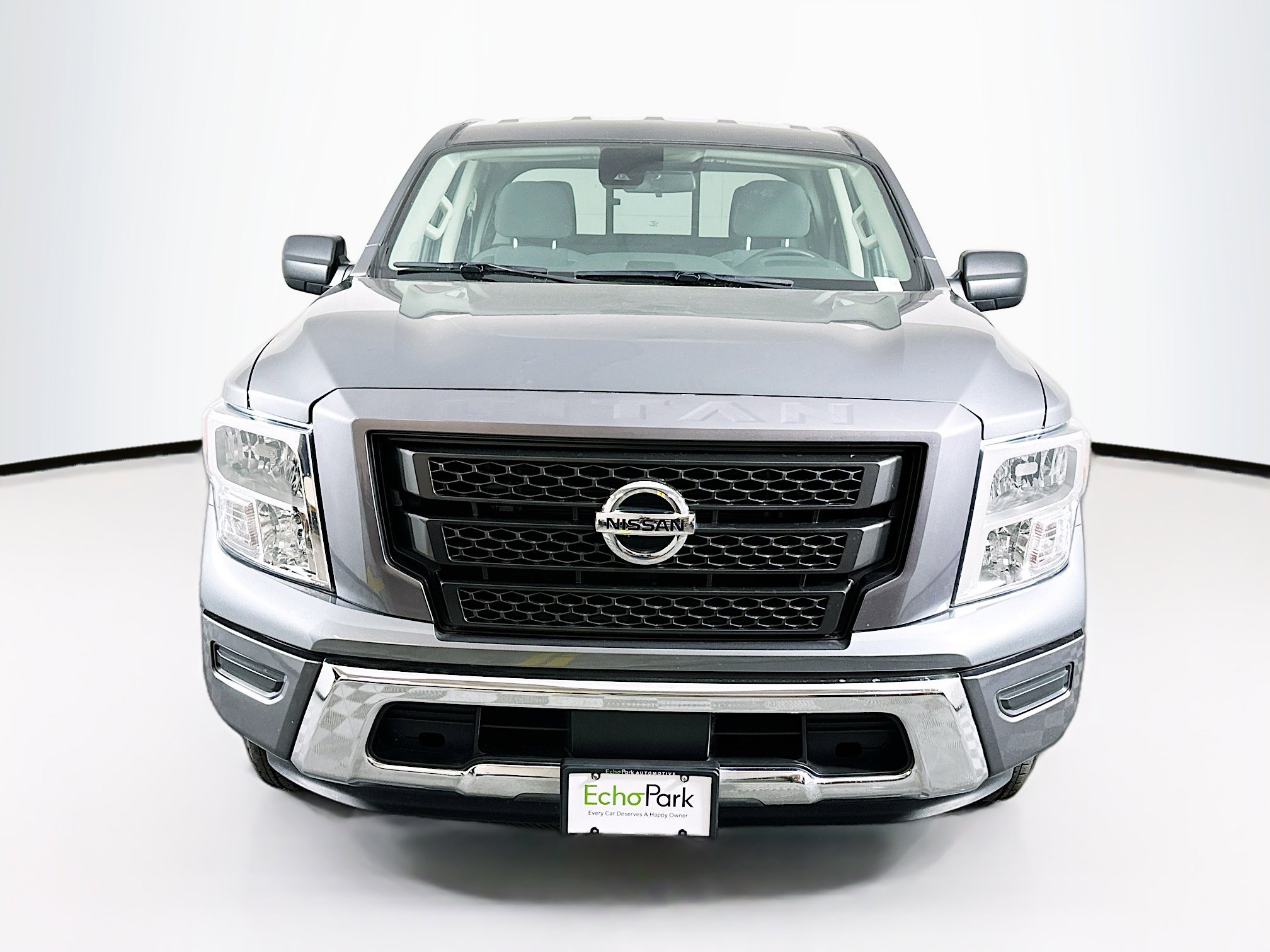 Used 2022 Nissan Titan SV w/ Accessory Utility Package RWD image 2