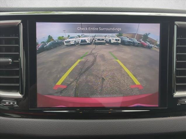 Used 2025 Chrysler Pacifica Select FWD image 14