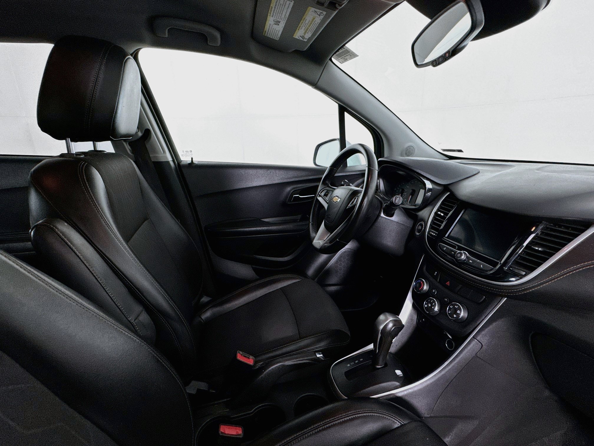 Used 2022 Chevrolet Trax LT w/ LT Convenience Package FWD image 27
