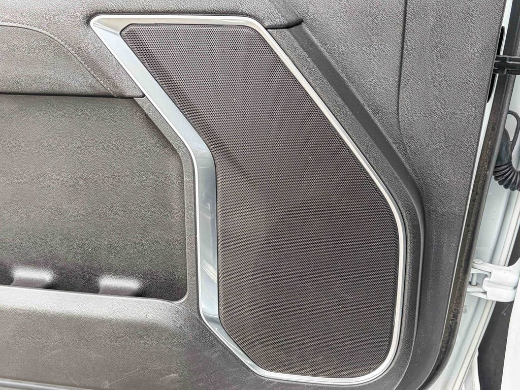Used 2025 Chevrolet Silverado 2500 LT w/ Convenience Package image 46