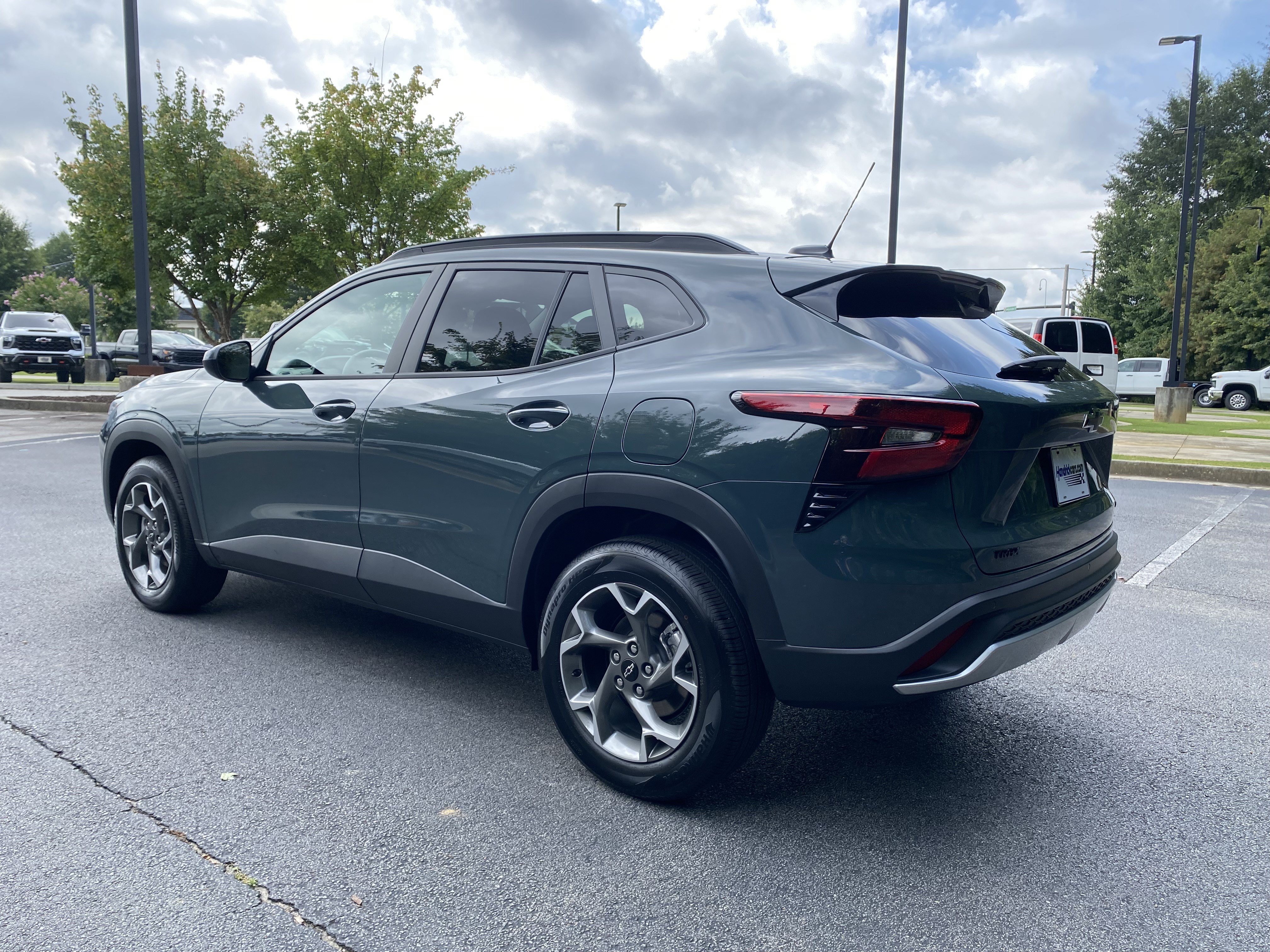 Used 2026 Chevrolet Trax LT w/ Sunroof Package FWD image 7
